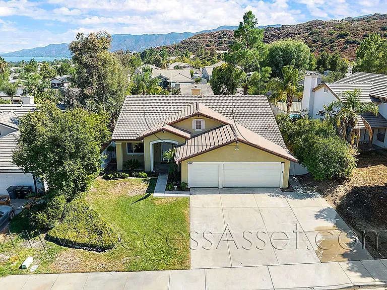 29516 Westwind Dr — Photo 1