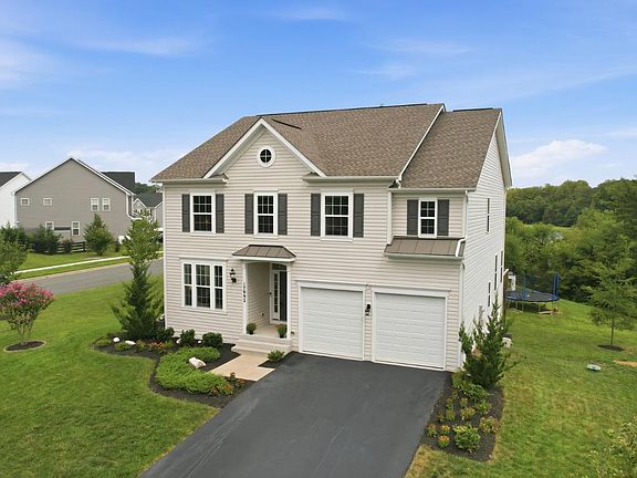 2nd image of 17992 Ridgewood Pl