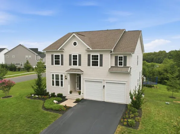 17992 Ridgewood Pl, Round Hill, VA 20141