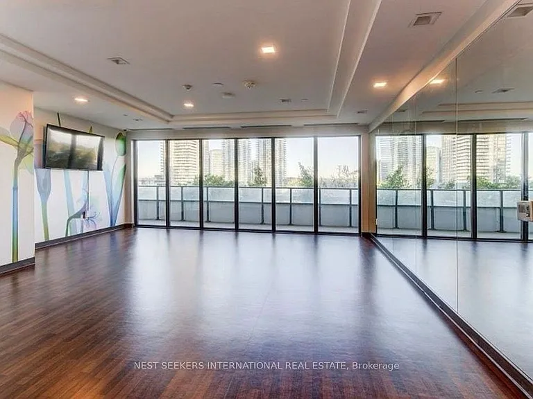20 Shore Breeze Dr #403 — Photo 21
