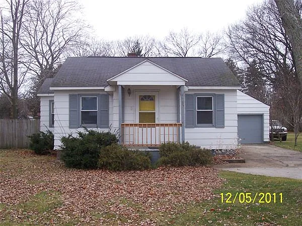 4485 Thompson St photo 1