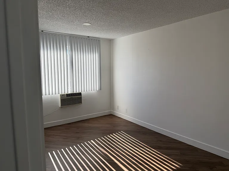 502 S Hobart Blvd #AB101 — Photo 3