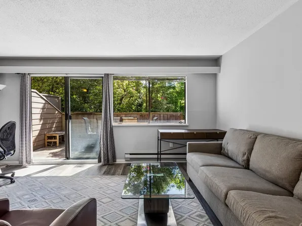 107 W 27th St #102, North Vancouver, BC V7N 4G5