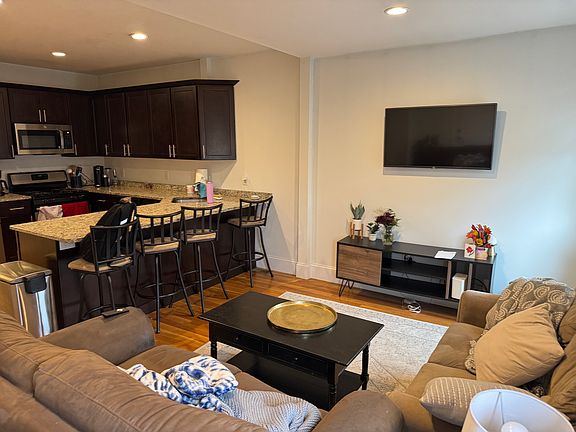 5th image of 28 Howell St #3