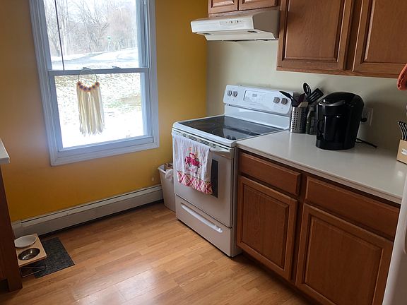 5th image of 13 Huguenot St APT 2
