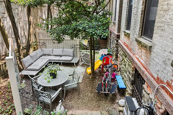 Sold by Christie's International Real Estate Group, LLC | media 24