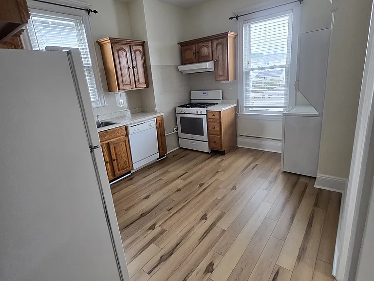 477 Broad St #2 — Photo 5