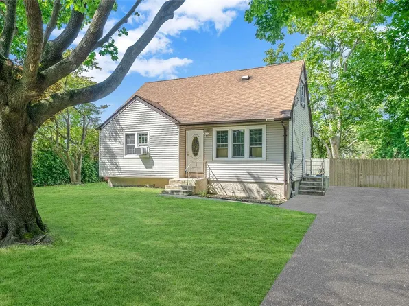 119 Mcnair Street, Brentwood, NY 11717