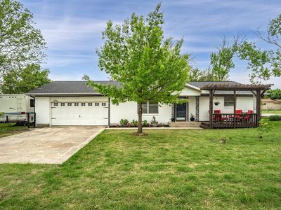 417 W 8th St, Justin, TX, 76247