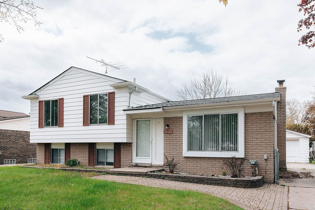 41305 N Central Dr - Property Image