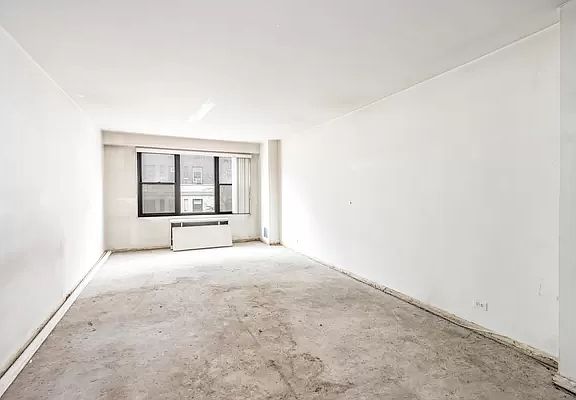 2nd image of 120 E 90th St APT 4G