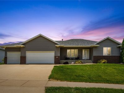 439 Sunset Dr, Fairfax, IA, 52228