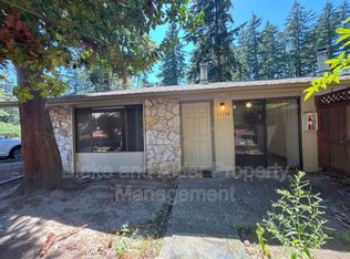 17794 Webster Rd, Gladstone, OR 97027