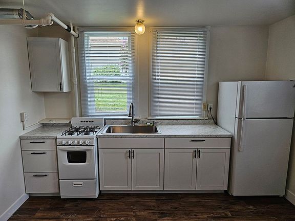 2nd image of 701 Gladstone St APT 6