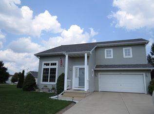 1186 Rockfield Rd, Hartford, WI 53027