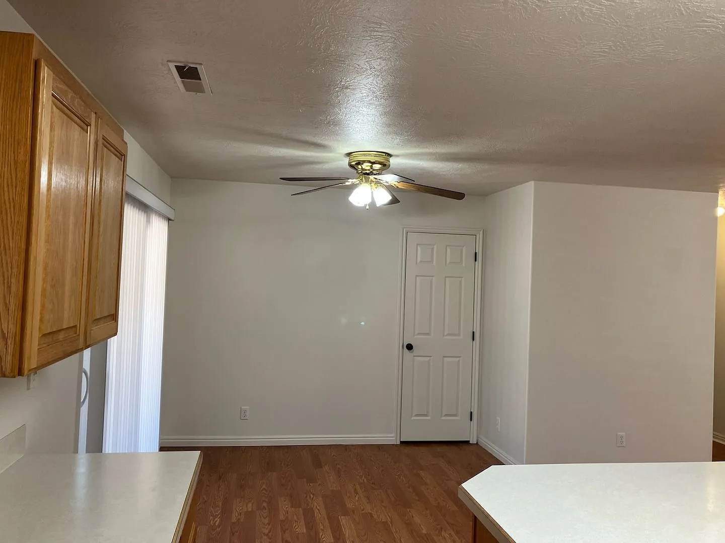 Charming 1-Bedroom Home Utilities Included! — Photo 3
