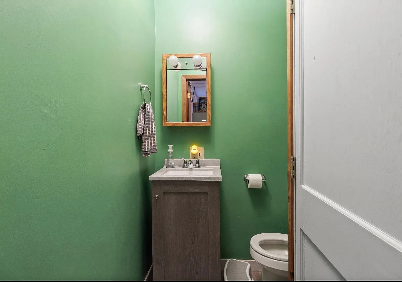 5 Bedroom, 2 Bathroom Apartment Near UW-La Crosse — Photo 2