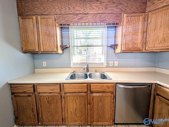 4th image of 156 Patterson Rd