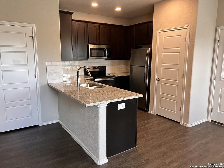3433 Haylee Grace Pl — Photo 19
