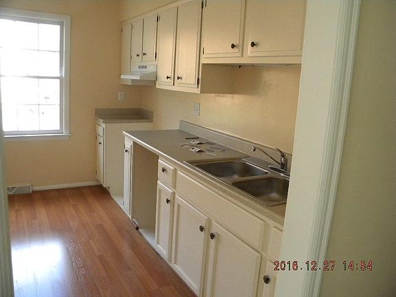 2nd image of 1002 Rosemary Ave SE
