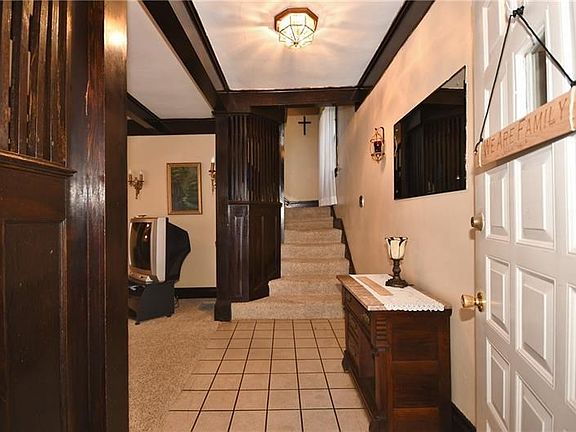 2nd image of 1461 Dormont Ave