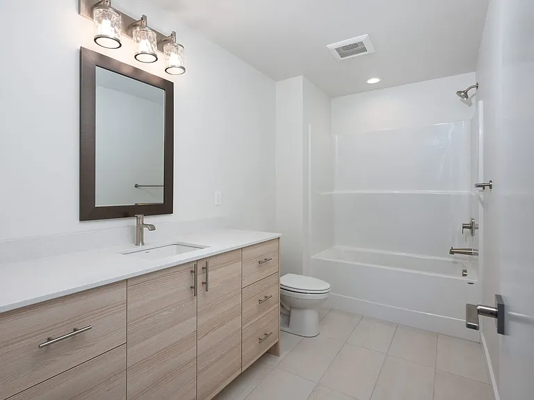 5575 Westmorland Dr — Photo 14