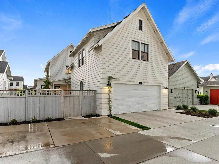 10901 S Paddle Board Way — Photo 1