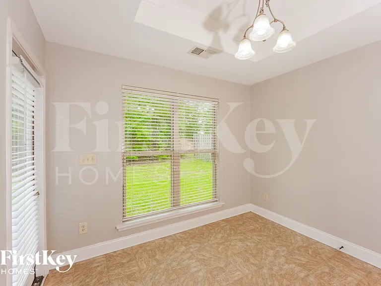 1114 Emerald Ridge Dr — Photo 6