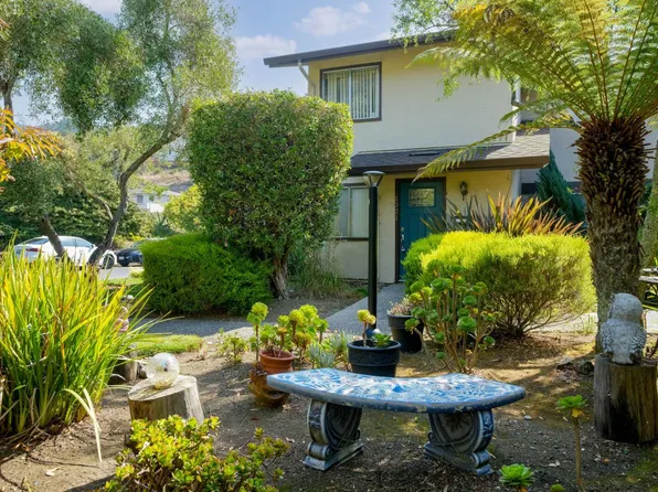 1021 Oddstad Blvd, Pacifica, CA 94044