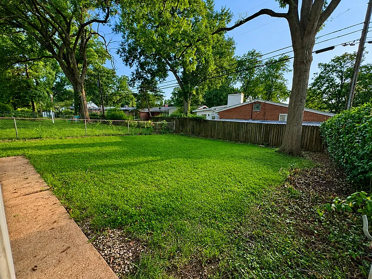 1219 N Geyer Rd — Photo 25