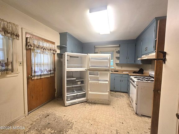 5th image of 4055 Emory Dr