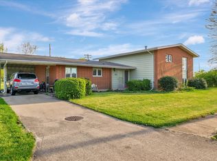 1565 S Pointe Dr, Rantoul, IL 61866
