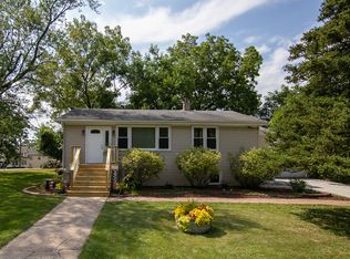 208 Violet Ave, Fox River Grove, IL 60021