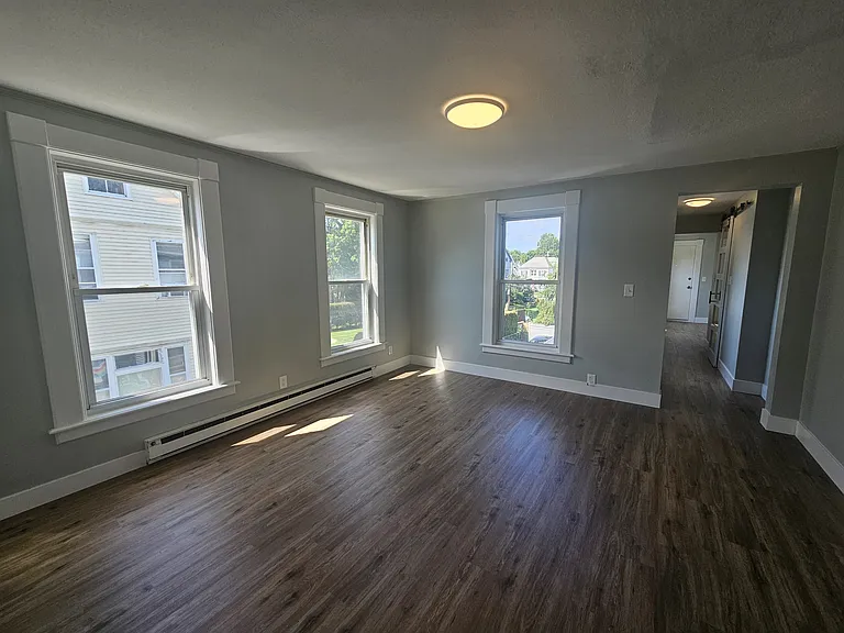 17 Holland Ave #3 — Photo 8
