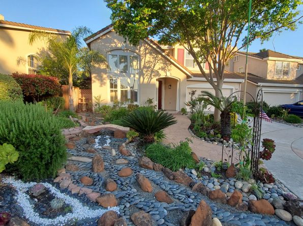558 Esplanade Ln