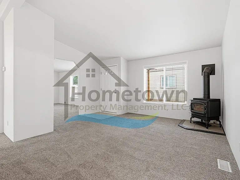 5425 E Grove Ave — Photo 5