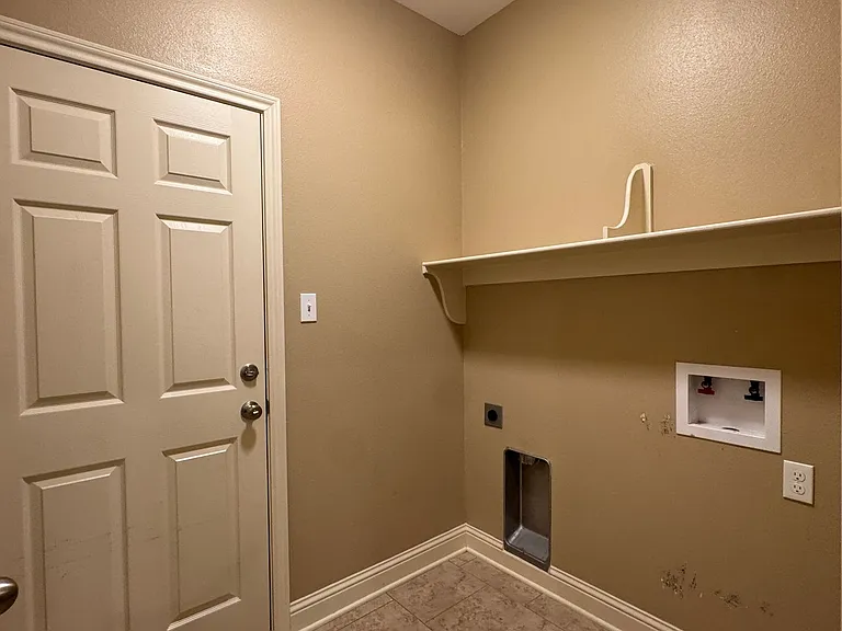 9100 Shadow Oak Dr — Photo 12