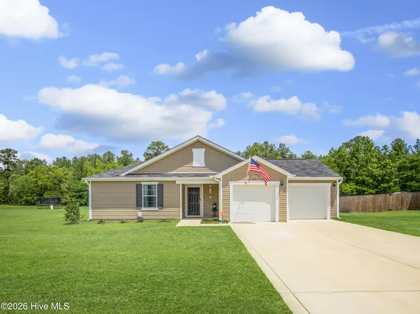 213 Walters Run Drive, Raeford, NC 28376