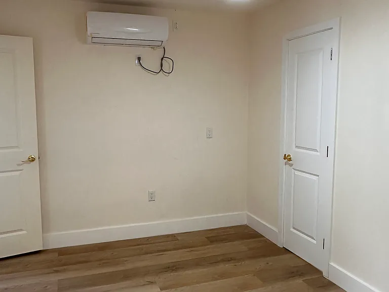 408 Randall St #7 — Photo 5