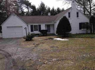 8 Cherry Tree Rd, Loudonville, NY 12211