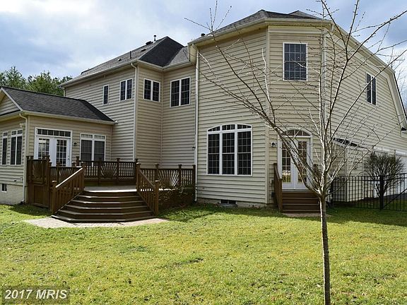 Exterior (Rear)