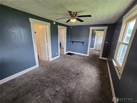 3rd image of 1527 Leo St
