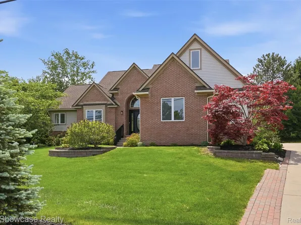 3345 E Commerce Rd, Commerce Township, MI 48382