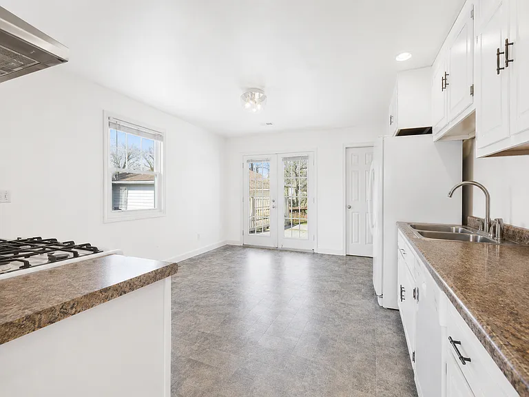 2904 Stork Ct — Photo 2