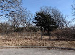800 Arizona Ct, Lawrence, KS 66049