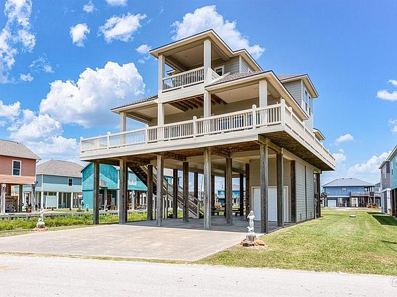 3rd image of 914 Driftwood Dr
