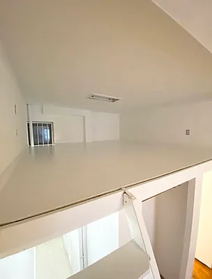 Rented by Bond New York | media 22