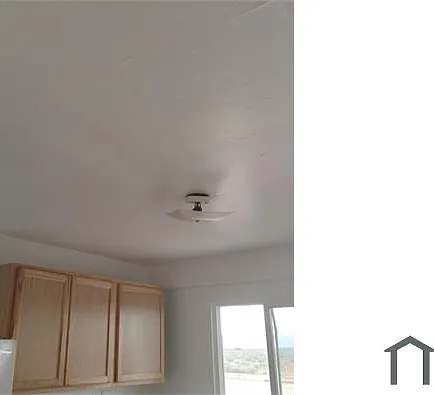 2718 Elberta St — Photo 10