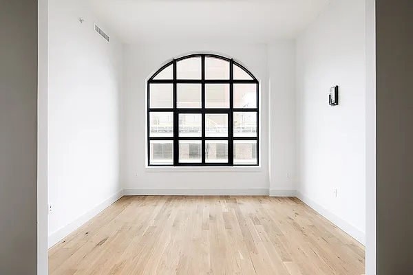 Rented by EXR | media 22