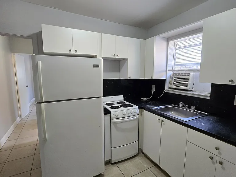 1012 NW 2nd Ave #6 — Photo 3